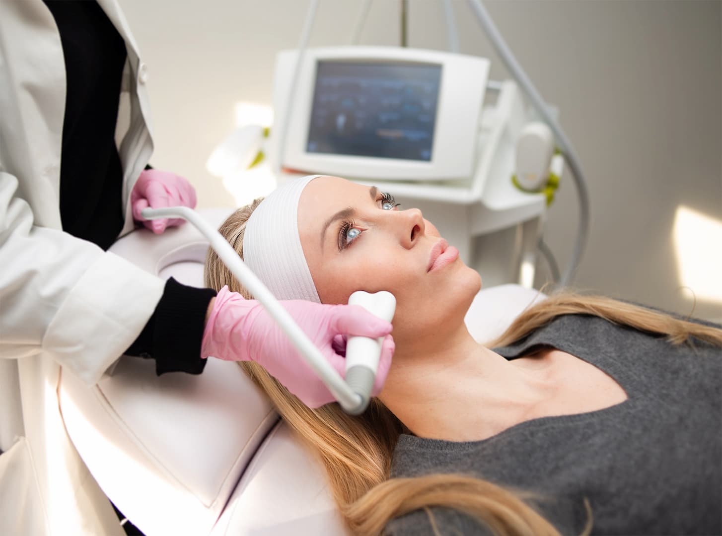 Venus Legacy treatment, Venus Legacy body contouring, Non-surgical skin tightening, Venus Legacy for cellulite reduction,
